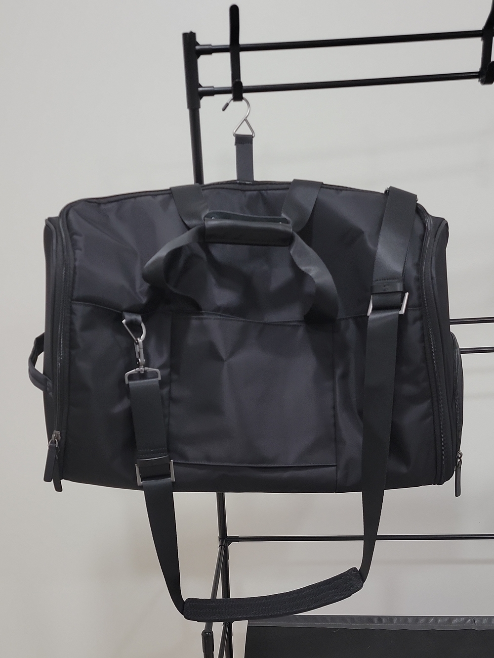 Quince Men's Black Travel Duffel Bag - Classic